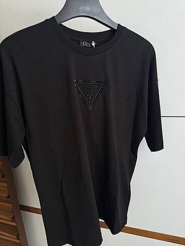 m Beden Guess tshirt