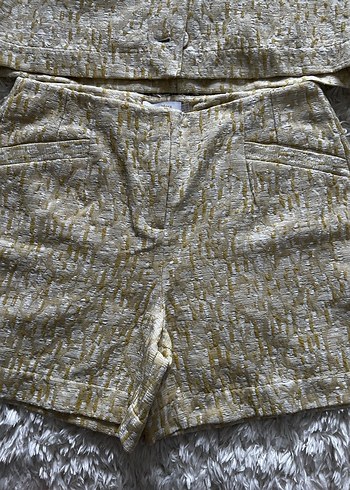 Kısa Kollu Düğmeli Altın Rengi Kadın Takım - Görsel 2