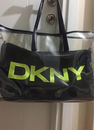 DKNY DKNY marka kol çantası.