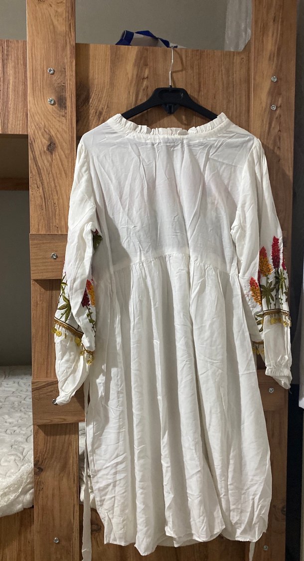 Uzun Kollu Nakışlı Bohem Beyaz Elbise - Görsel 3