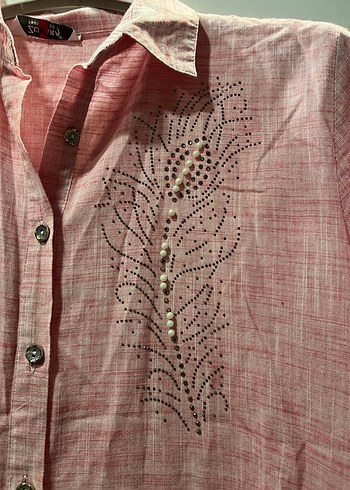 Pembe Nakışlı Uzun Keten Gömlek - Görsel 3