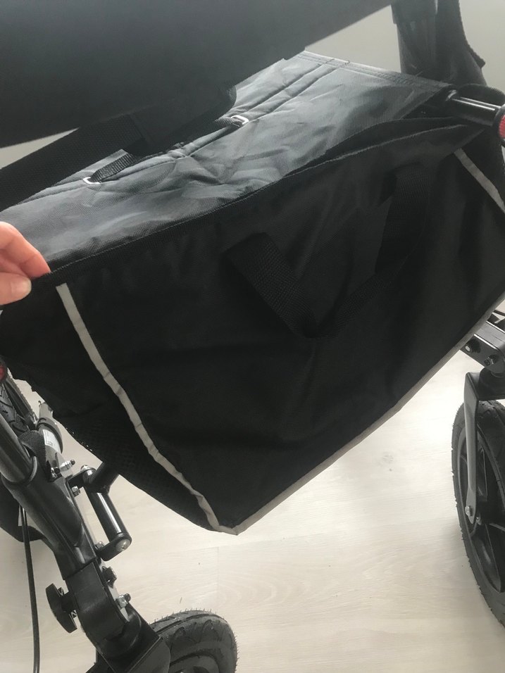 Siyah Katlanabilir Yürüme arabası Almanyadan aldım - Görsel 4