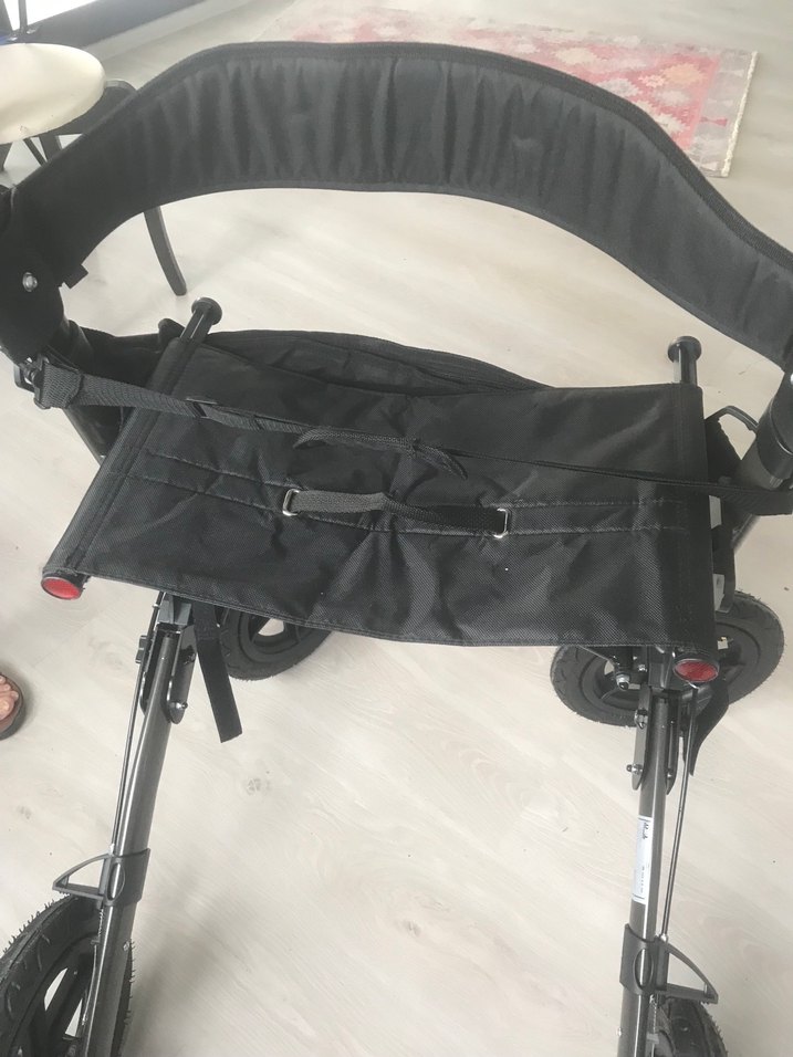 Siyah Katlanabilir Yürüme arabası Almanyadan aldım - Görsel 5