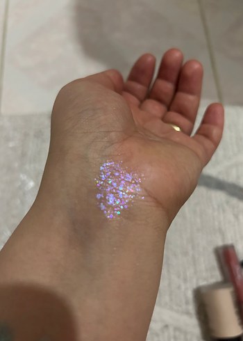 Bej Tonlarda Makyaj Ürünleri Seti - Görsel 6