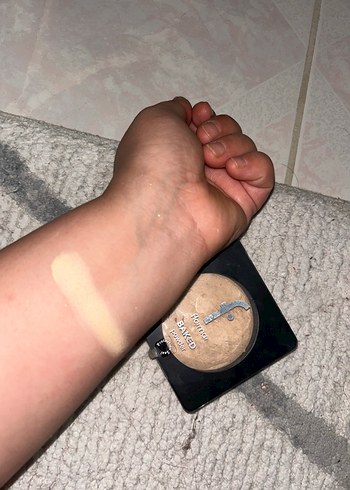 Bej Tonlarda Makyaj Ürünleri Seti - Görsel 11