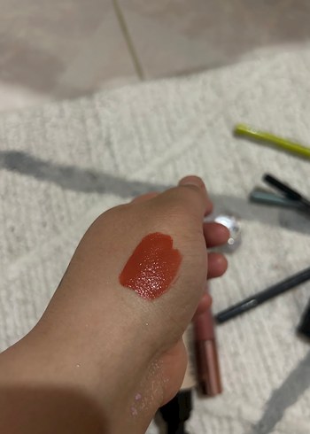 Bej Tonlarda Makyaj Ürünleri Seti - Görsel 15