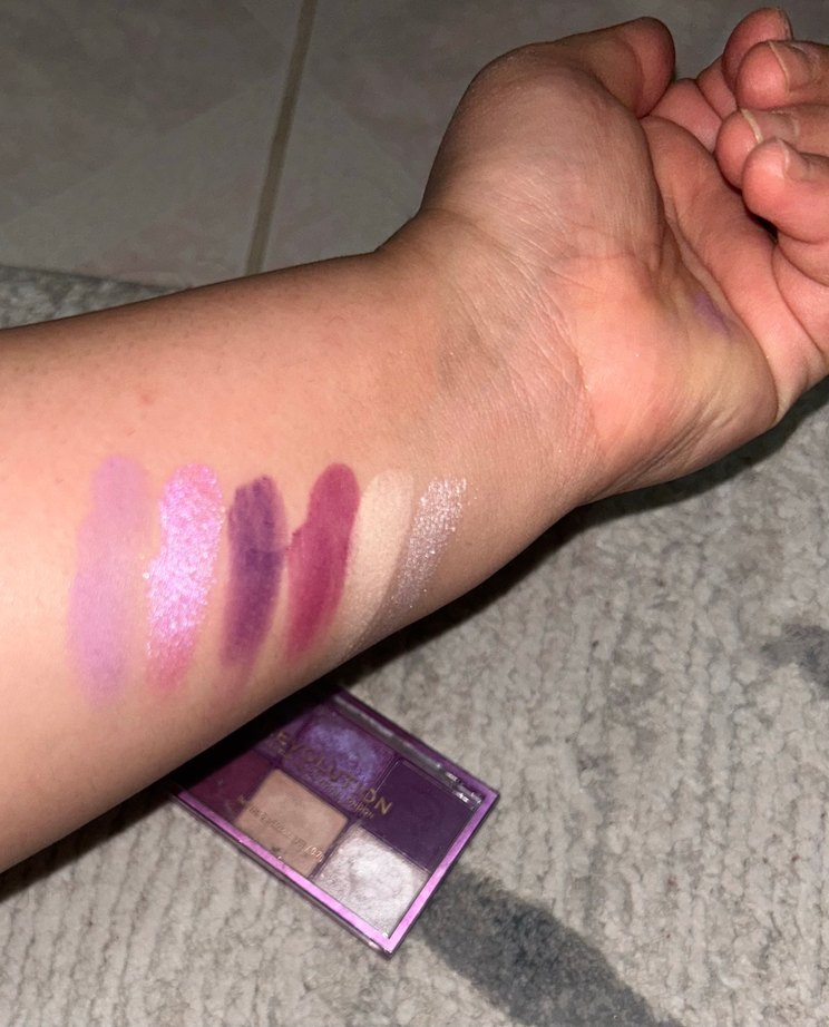 Bej Tonlarda Makyaj Ürünleri Seti - Görsel 4