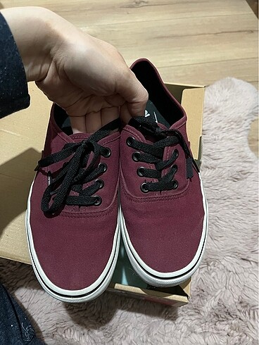 Kırmızı vans