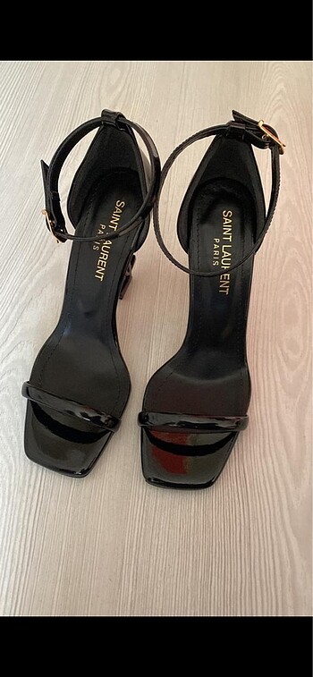 Yves Saint Laurent YSL TOPUKLU AYAKKABI SİYAH