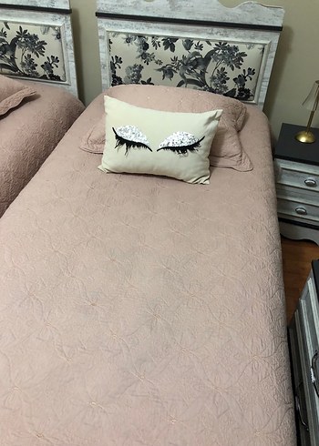 Nakışlı Pastel Pembe Yatak Örtüsü - Görsel 2