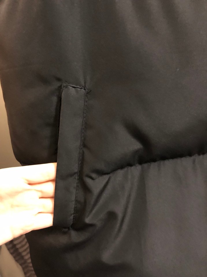 Siyah Fermuarlı Yüksek Yakalı Kadın Yelek - Görsel 4