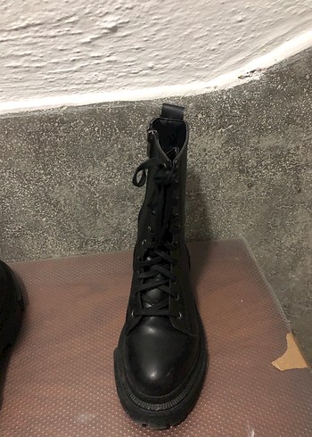 Kutulu Siyah Deri  Topuklu Bot - Görsel 2