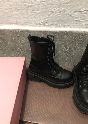 Kutulu Siyah Deri  Topuklu Bot - Görsel 5