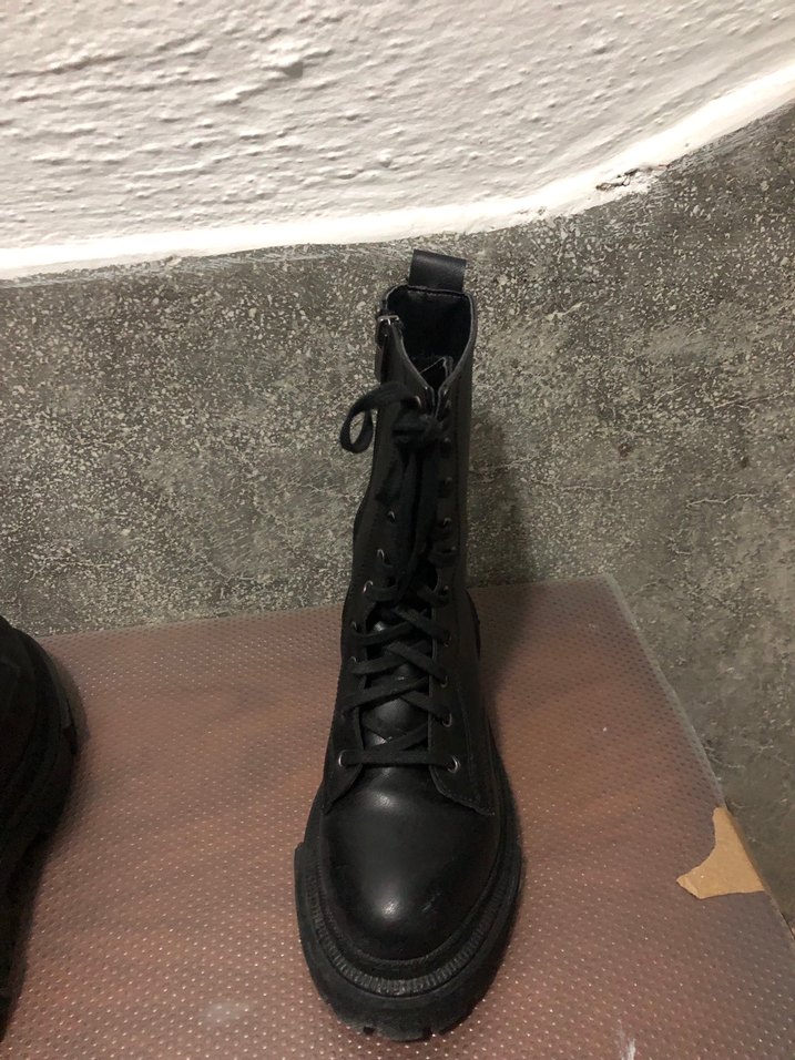 Kutulu Siyah Deri  Topuklu Bot - Görsel 2