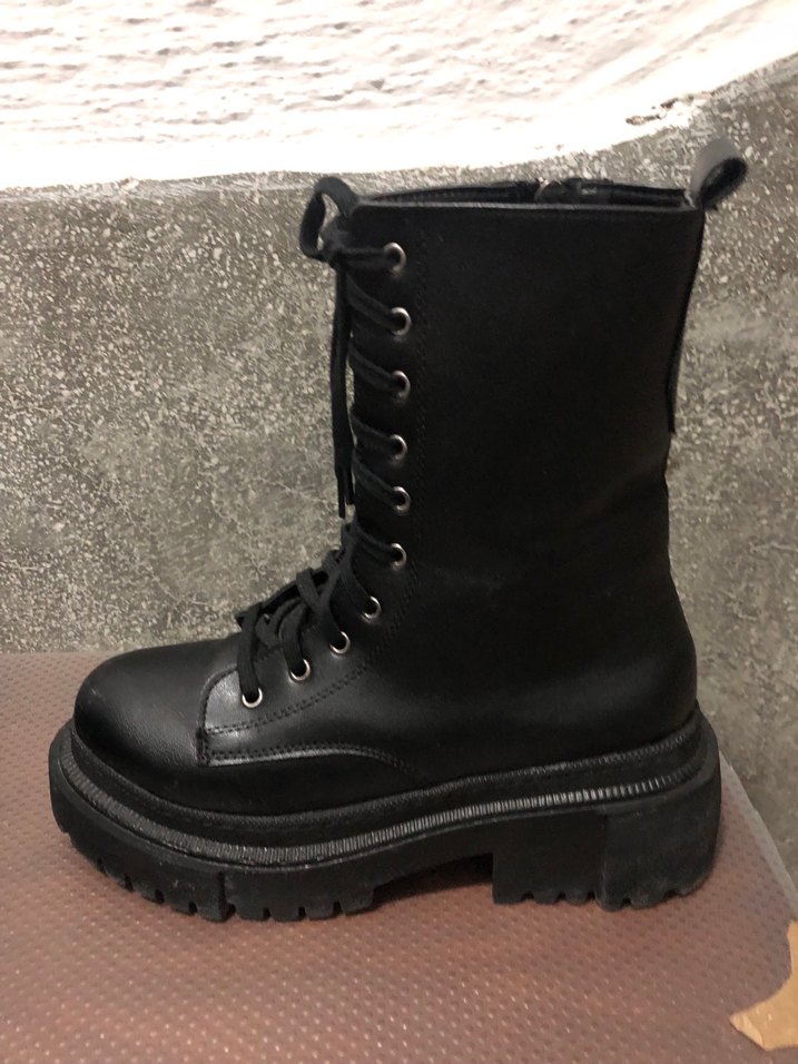 Kutulu Siyah Deri  Topuklu Bot - Görsel 3