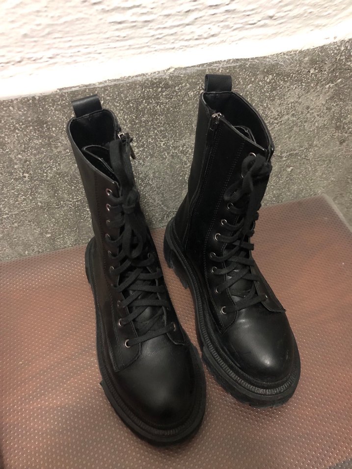 Kutulu Siyah Deri  Topuklu Bot - Görsel 4