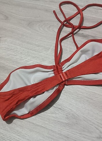 Atmosphere Bikini üstü