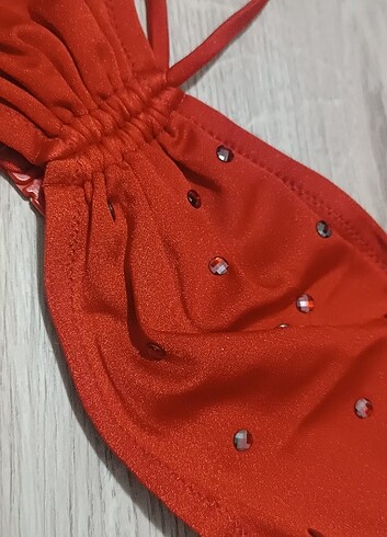 Bikini üstü 