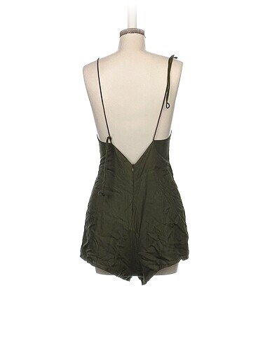 s Beden Pull and Bear Kısa Tulum %70 İndirimli.