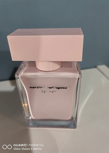 Narciso Rodriguez Pudra Kadın Parfümü 30 Ml