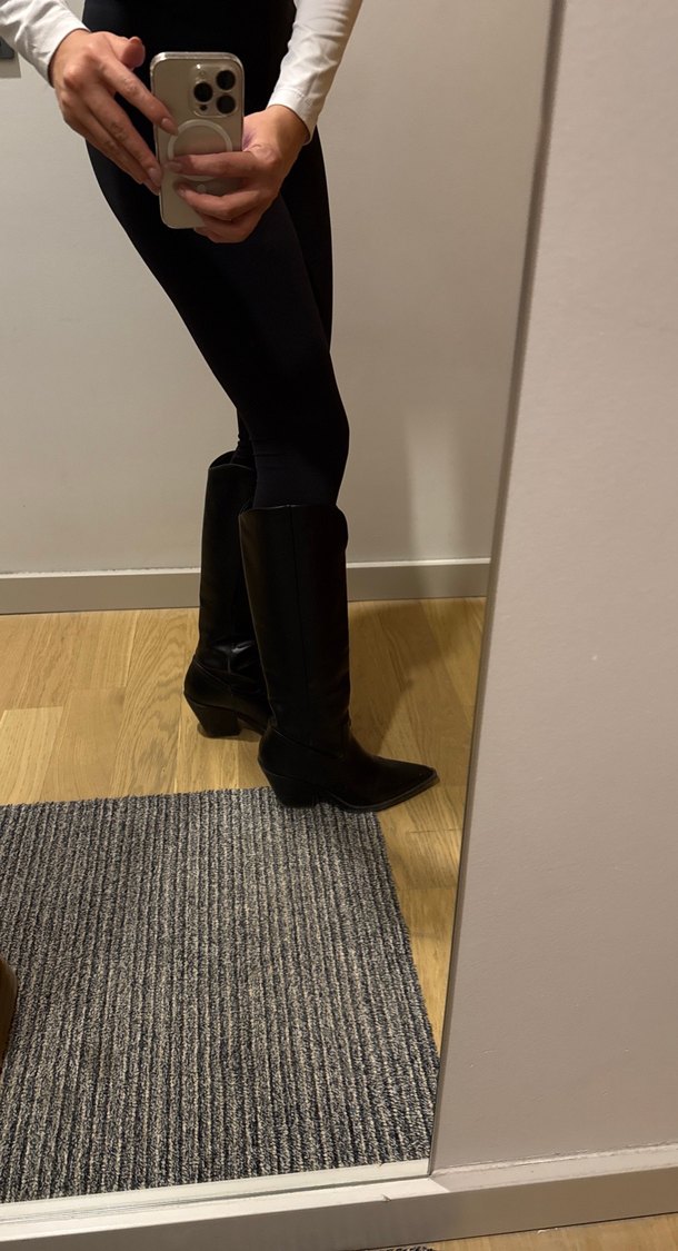 Kadın Siyah Deri Kemerli Dizüstü Bot - Görsel 3