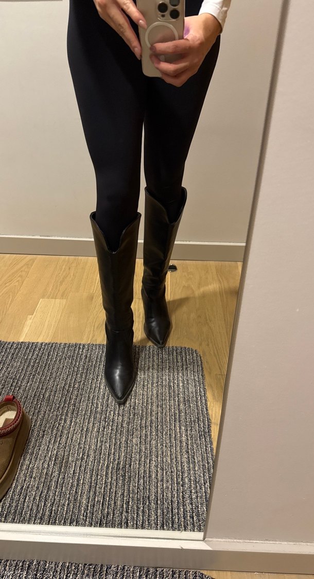 Kadın Siyah Deri Kemerli Dizüstü Bot - Görsel 2