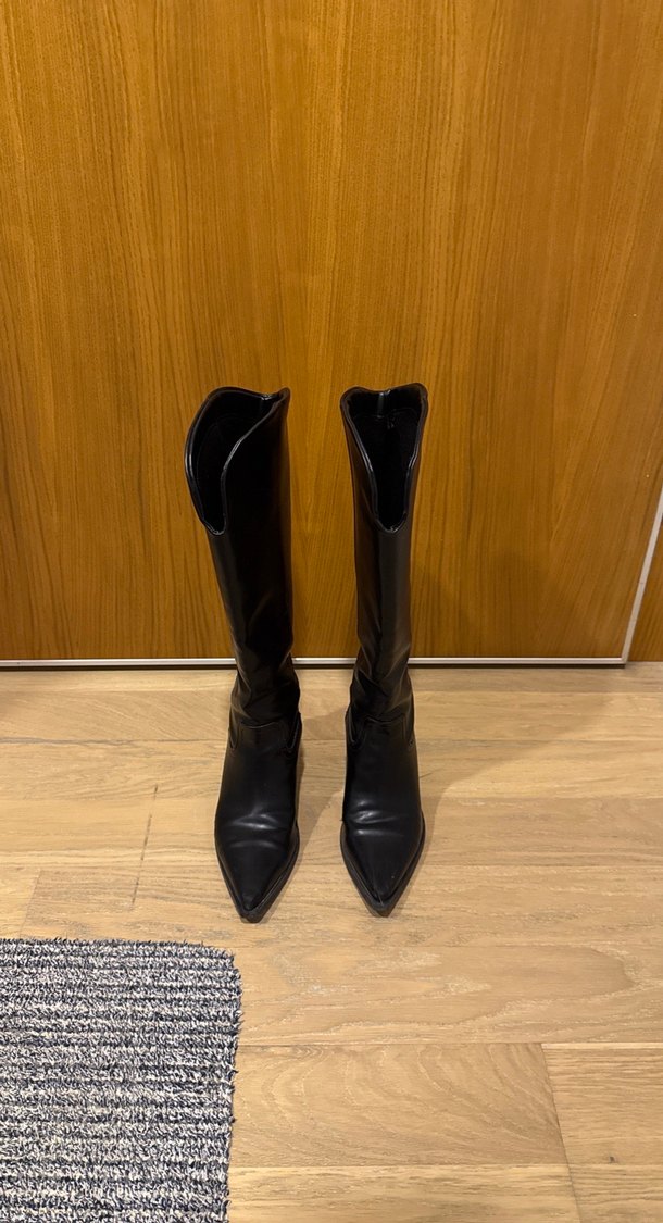 Kadın Siyah Deri Kemerli Dizüstü Bot - Görsel 4