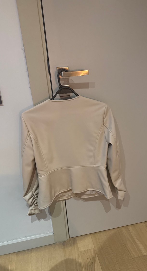 Bej Kadın Deri Ceket, Kısa, Fermuarlı - Görsel 3