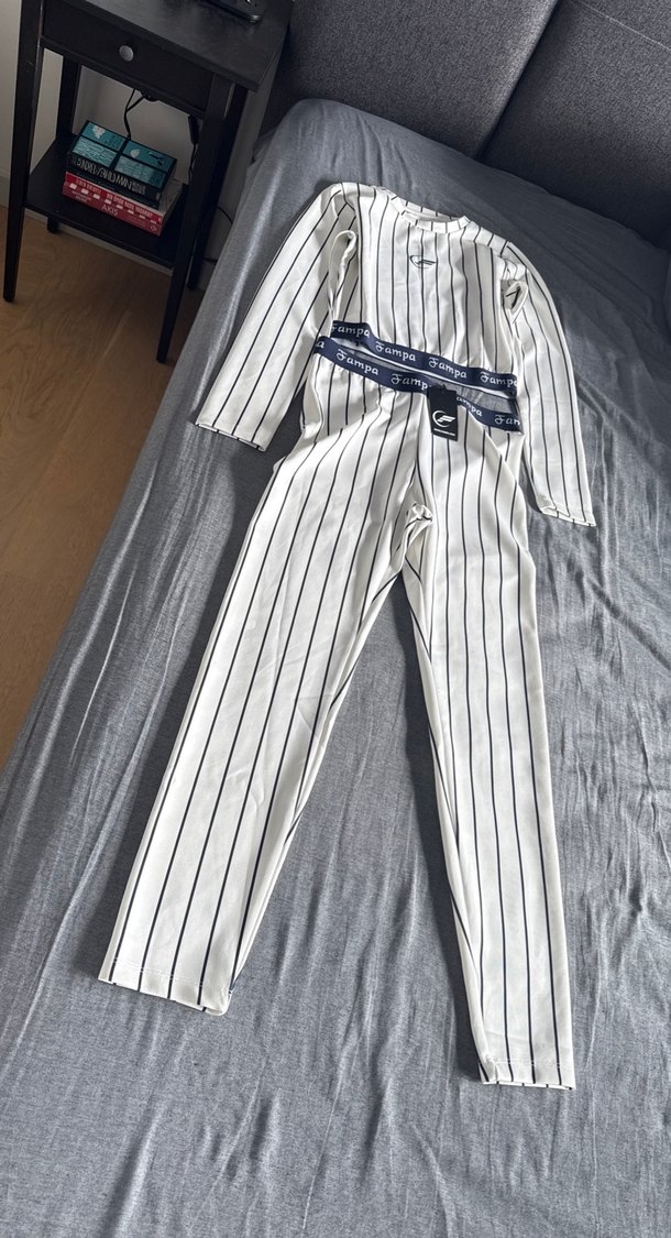 Çizgili Beyaz Kadın Spor Takımı tayt eşofman - Görsel 4