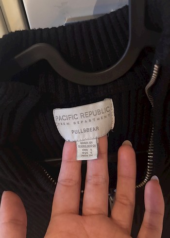 Fermuarlı Siyah Yüksek Yakalı Çocuk Kazak - Görsel 2