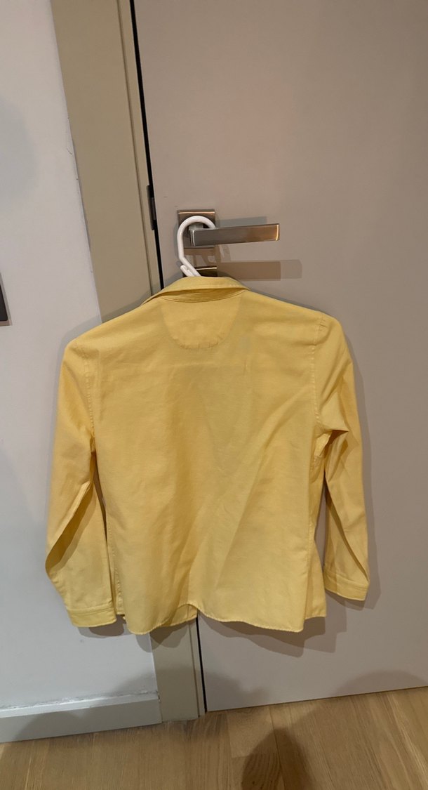 Sarı Düğmeli Keten Gömlek - Görsel 4