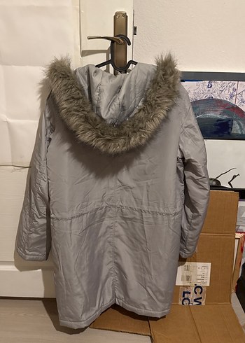 Gri Kışlık Mont Kürklü Kapüşonlu - Görsel 3