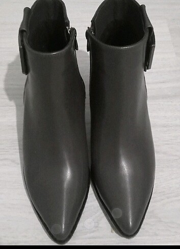 Ester tokalı yeni sezonun gözdesi şık aksesuarlı bilek boy çizme - Görsel 4