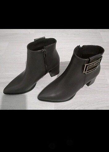 Ester tokalı yeni sezonun gözdesi şık aksesuarlı bilek boy çizme - Görsel 5