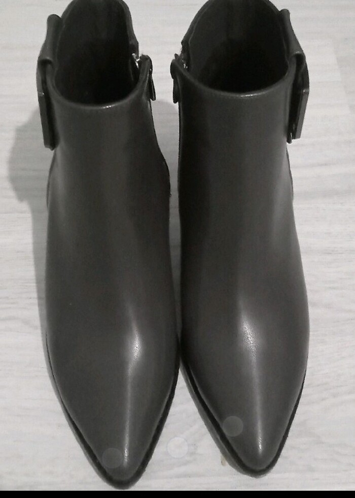 Ester tokalı yeni sezonun gözdesi şık aksesuarlı bilek boy çizme - Görsel 2