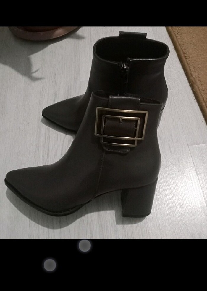 Ester tokalı yeni sezonun gözdesi şık aksesuarlı bilek boy çizme - Görsel 3