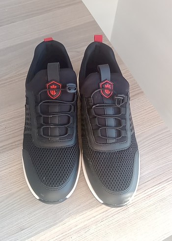 Siyah Gri Bağcıklı Erkek Spor Ayakkabı