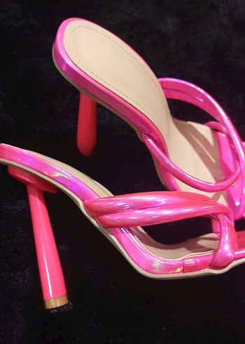 Pembe Rugan Stiletto Topuklu Terlik - Görsel 9