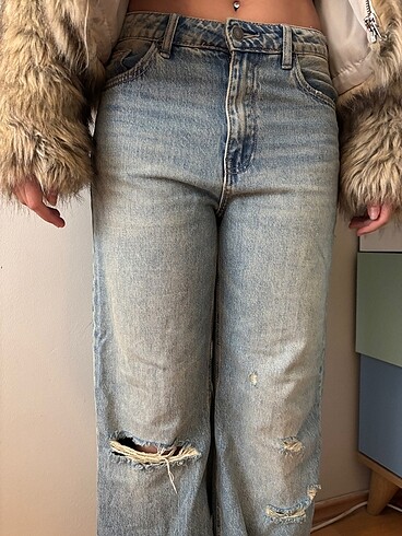 stradivarius yırtık paça skater jean