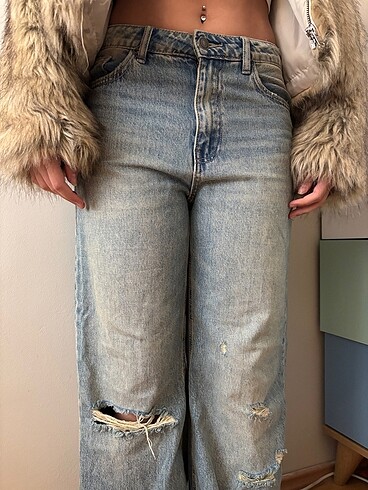 Stradivarius stradivarius yırtık paça skater jean