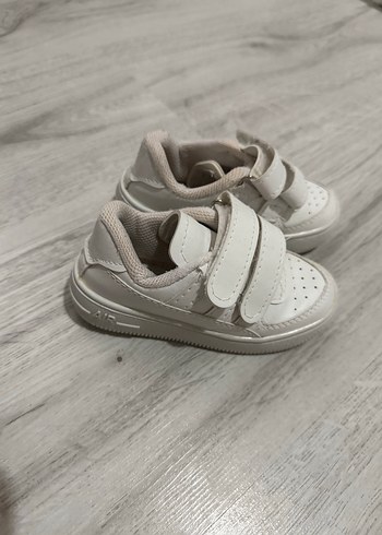 Nike Beyaz Çocuk Cırt Cırtlı Spor Ayakkabı
