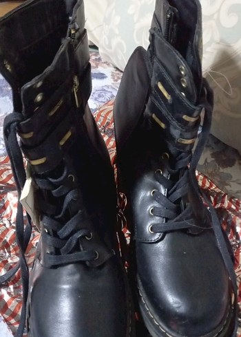 Kadın Siyah Deri Yüksek Topuklu Tokalı Bot - Görsel 6