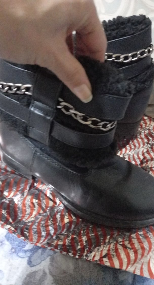 Zincir Detaylı Siyah Yılan Desenli Deri Bot - Görsel 3