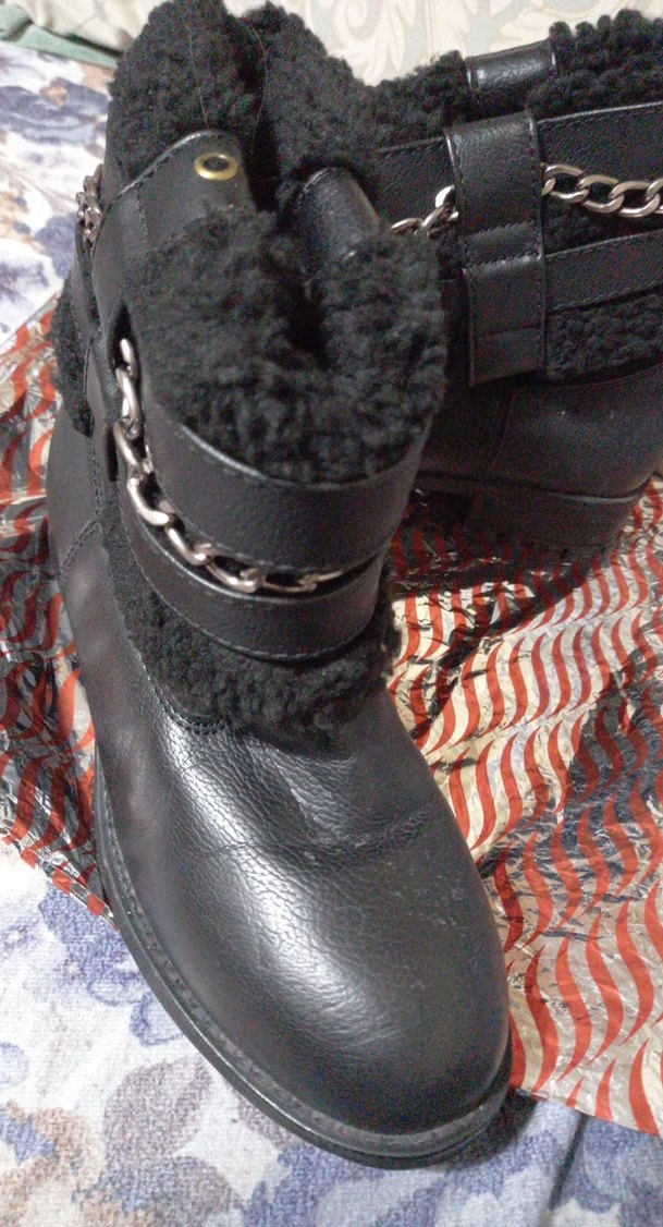 Zincir Detaylı Siyah Yılan Desenli Deri Bot - Görsel 2