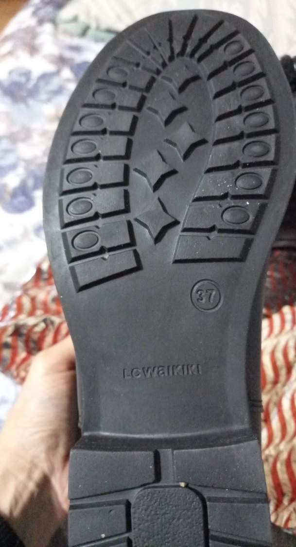 Zincir Detaylı Siyah Yılan Desenli Deri Bot - Görsel 5