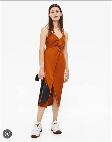 Bershka Elbise