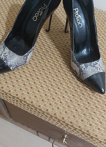 Siyah stiletto