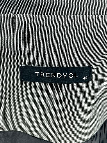 40 Beden gri Renk Trendyol & Milla Blazer %70 İndirimli.