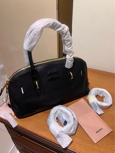 miu miu çanta