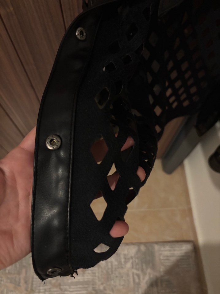Düğmeli Siyah Deri Gotik Kadın Ceket - Görsel 5